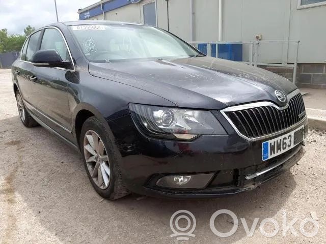 Superb B6 (3T) Superb  3C8035730D
