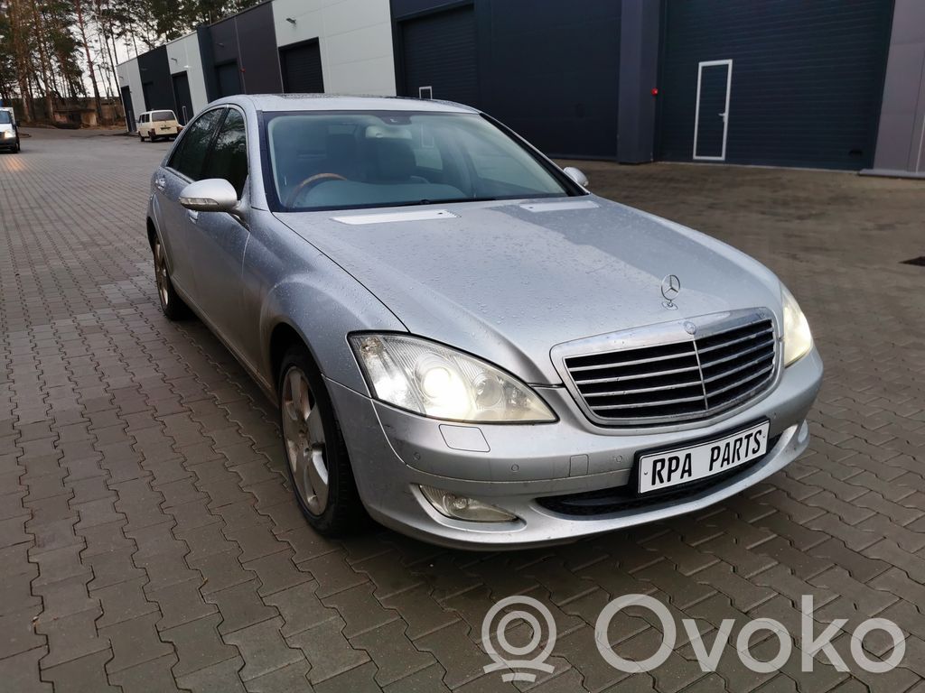 S W221 S-class, AMG (W126, W140, W220, W221, W222)