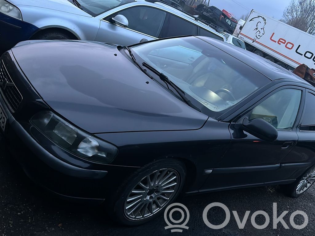 S60 S60  9483937