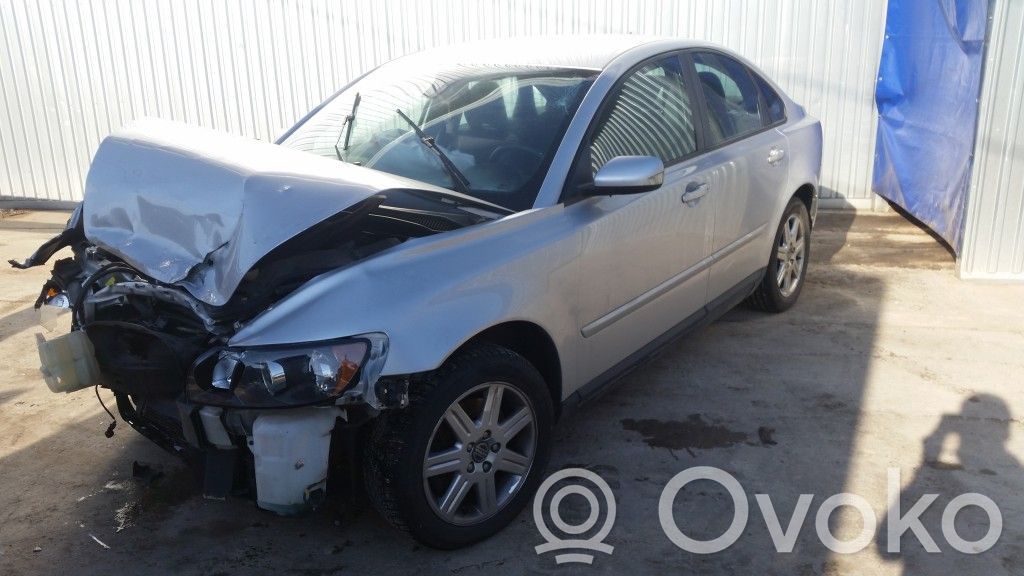 S40 S40, V40  30647857A