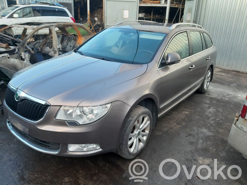 Superb B6 (3T) Superb  1K1611301