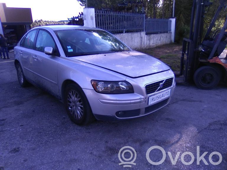 S40 S40, V40