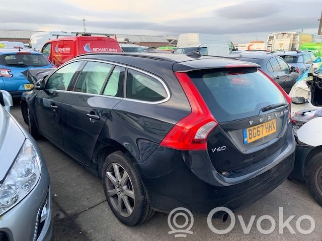 V60 V60, V60 Cross Country  31460846