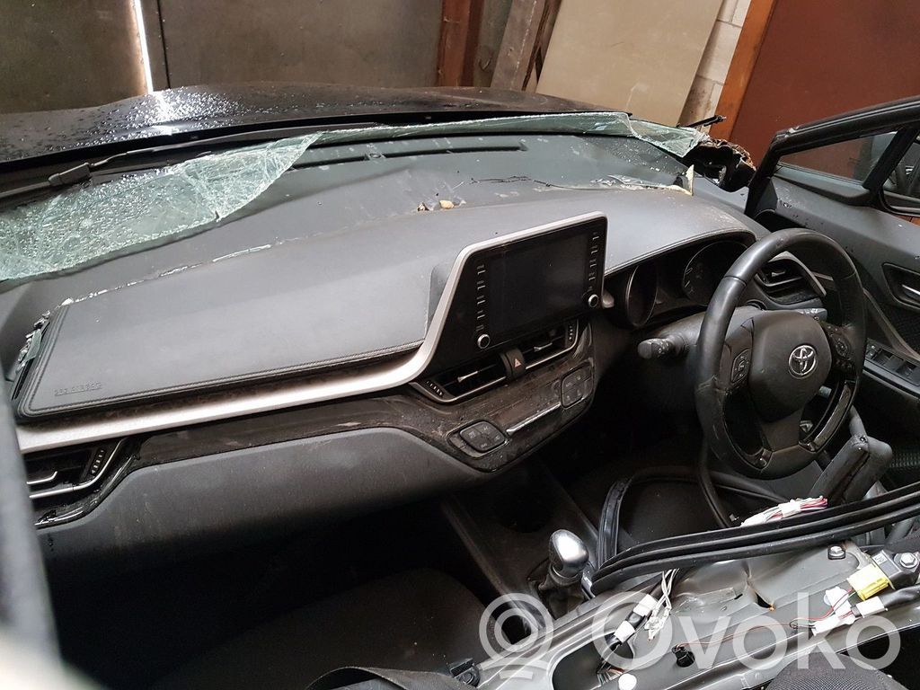 C-HR I C-HR  8946747030