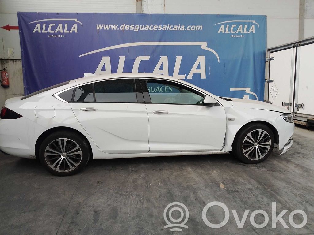 Insignia A Insignia  39142960