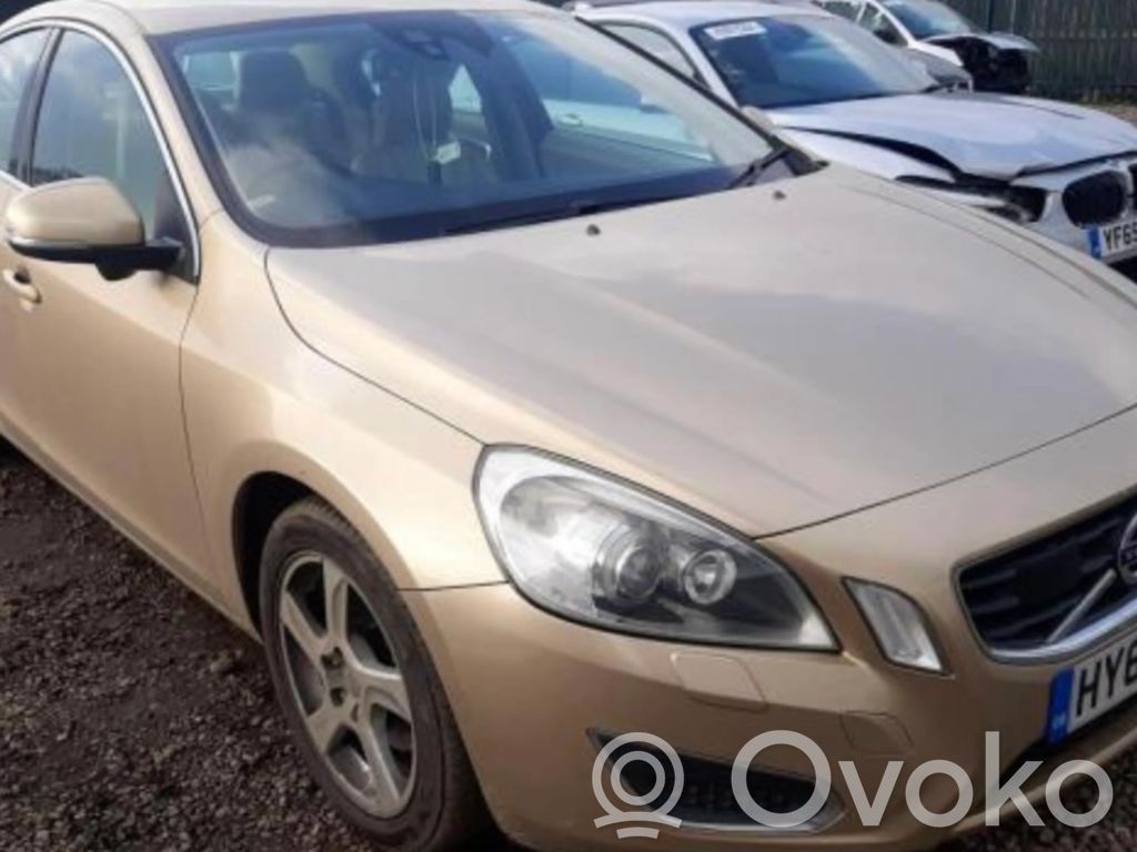 V60 V60, V60 Cross Country  31325458