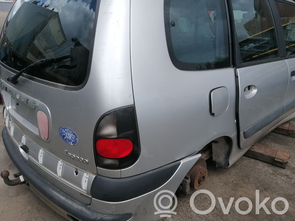 Espace III Espace  89002587