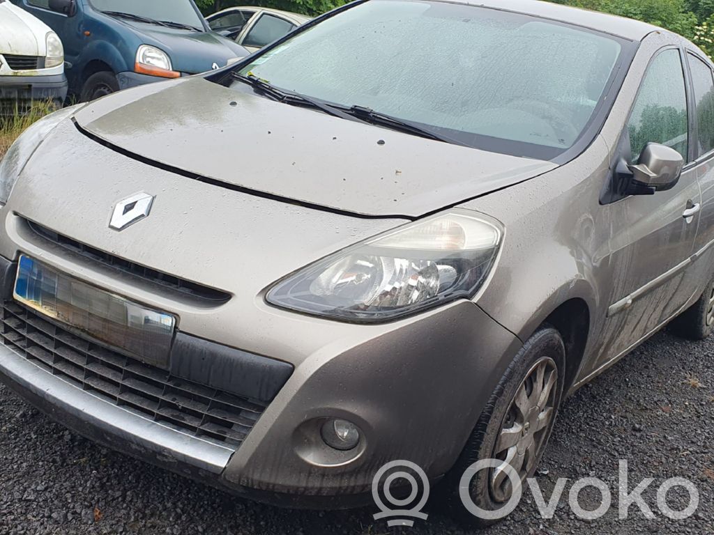 Clio III Clio  8200747140