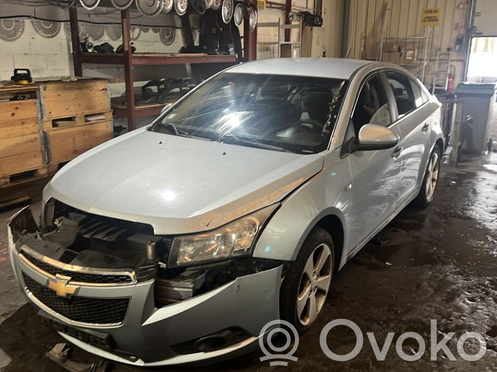 Cruze Cruze  95479273