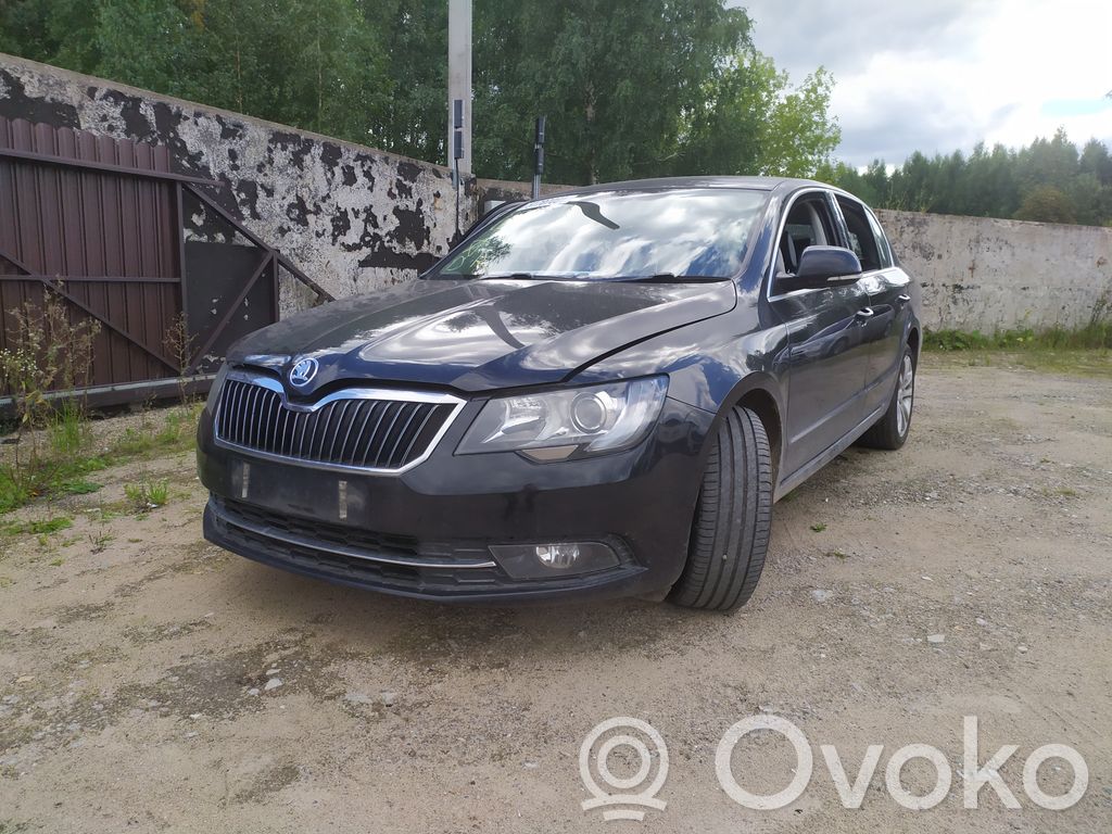Superb B6 (3T) Superb  3T0857552