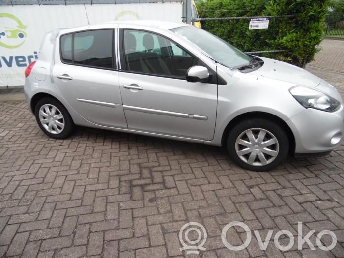 Clio III Clio  8201161314