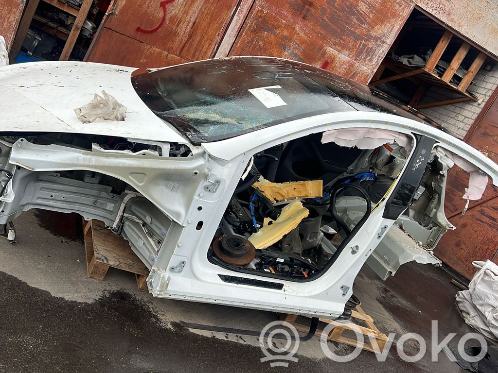 Model Y Tesla Model Y  104474510B