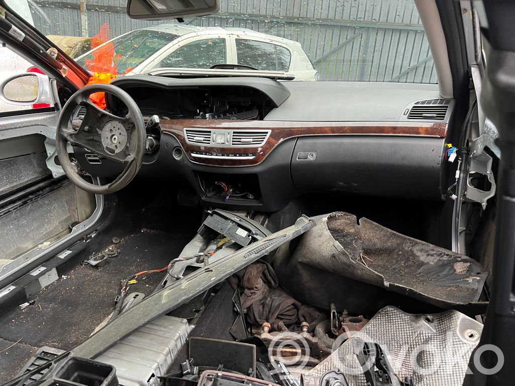 S W221 S-class, AMG (W126, W140, W220, W221, W222)  A2215408845