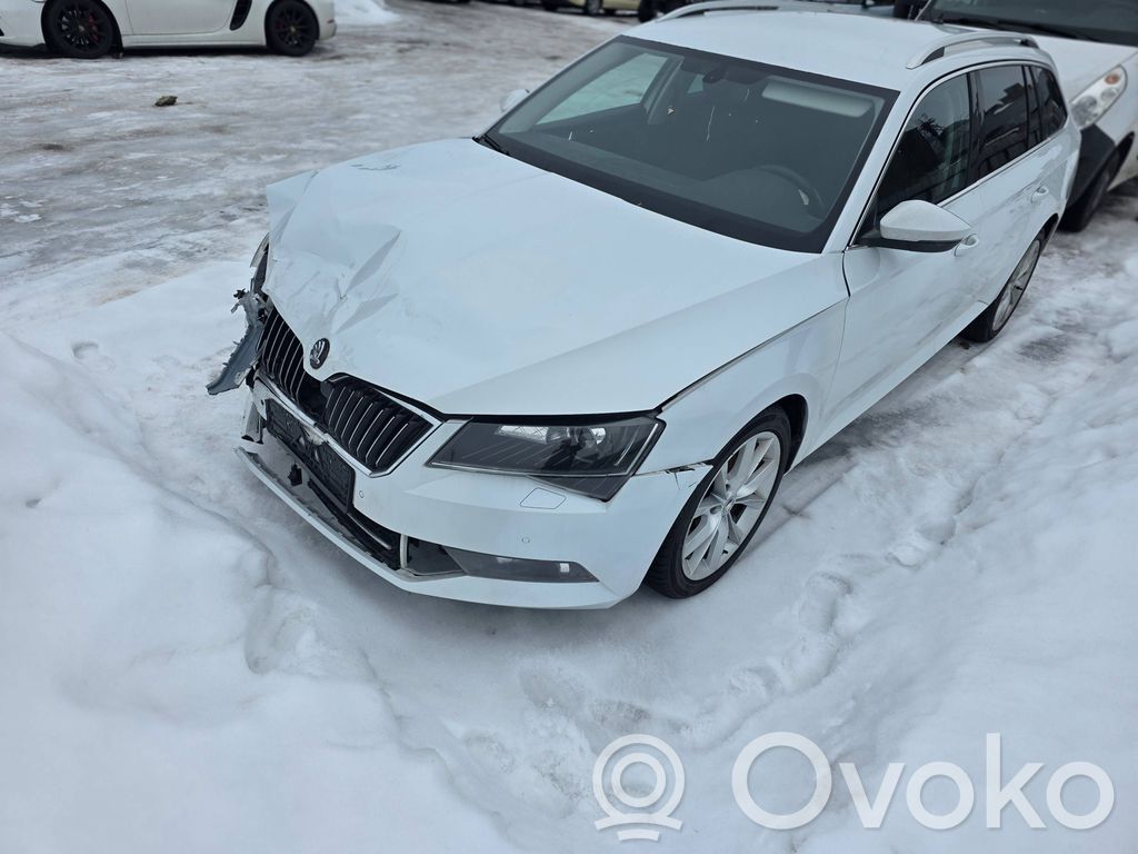 Superb B8 (3V) Superb  701010690B