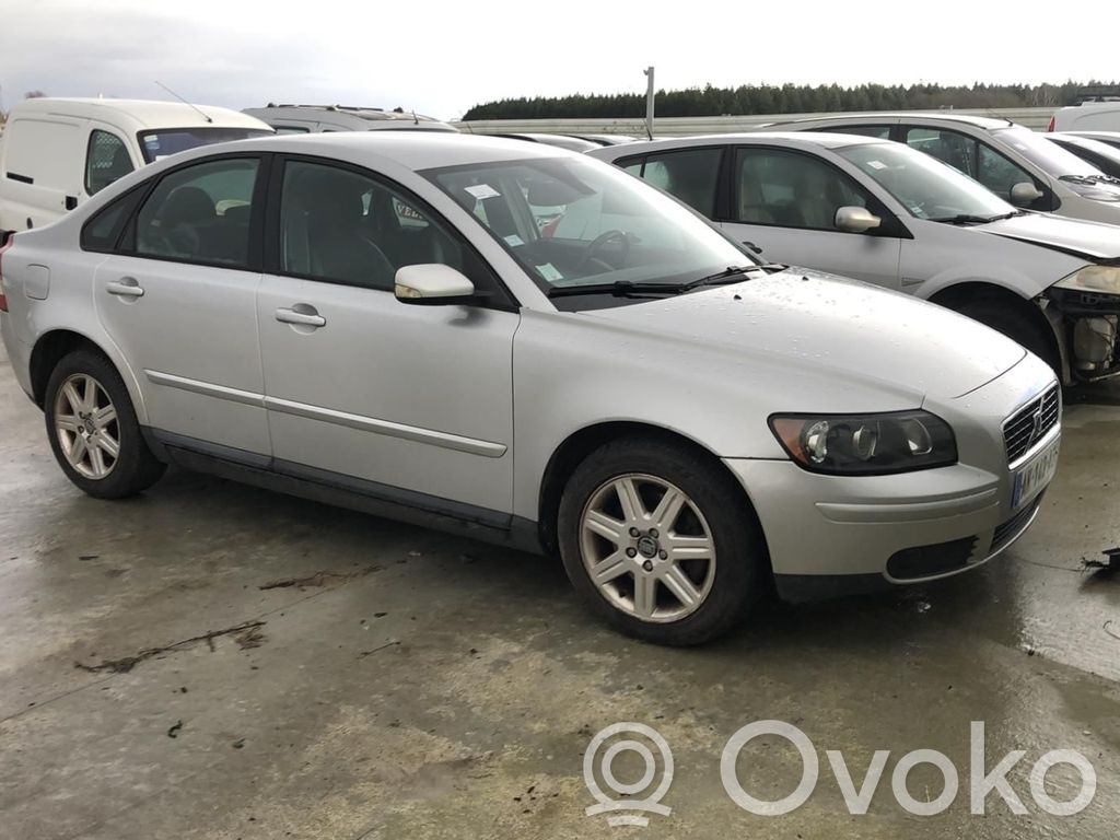 S40 S40, V40  31335233