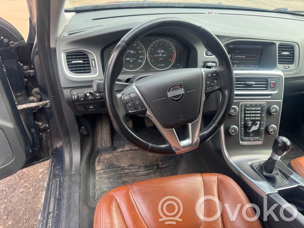 V60 V60, V60 Cross Country  1928404687