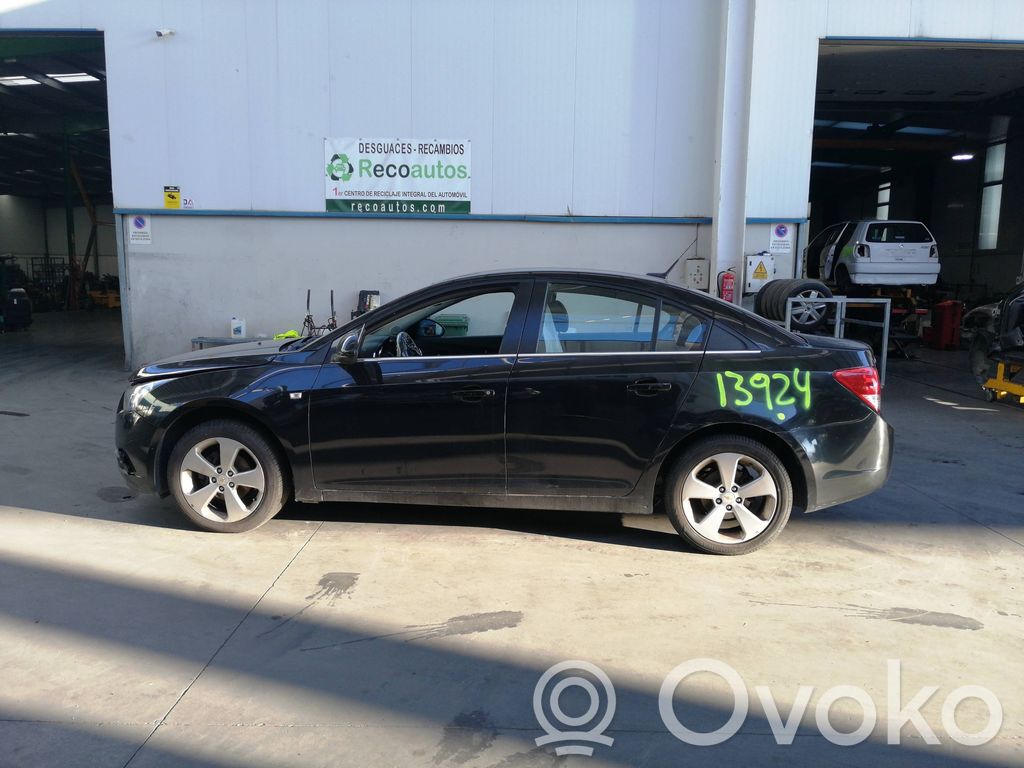 Cruze Cruze  95995763