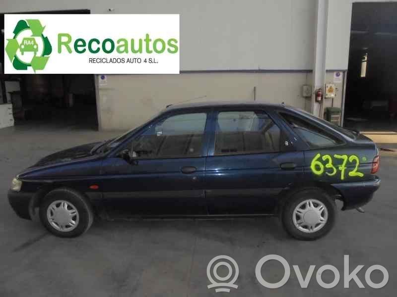 Escort Escort  LRC6732602C