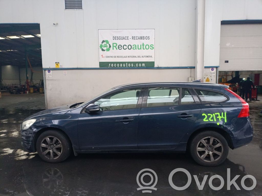 V60 V60, V60 Cross Country  32228972