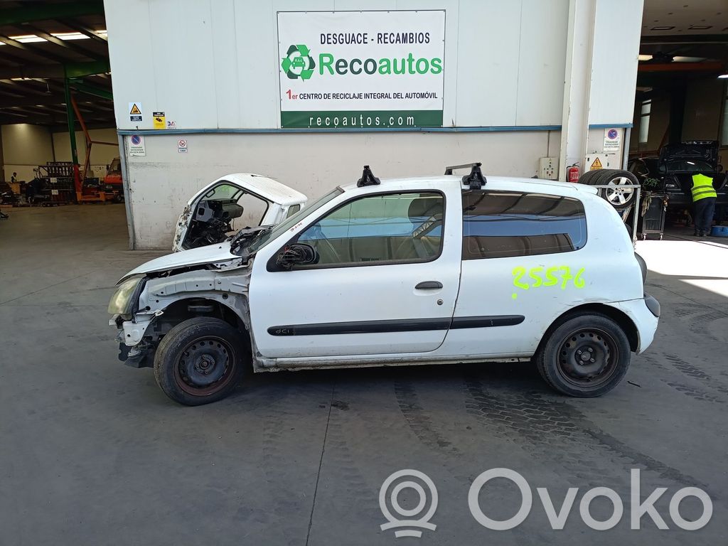Clio III Clio  8200513076