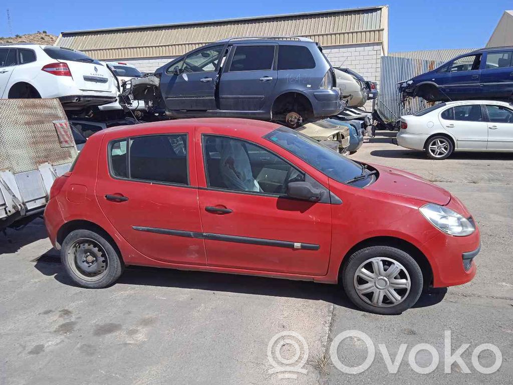 Clio III Clio  8200674380
