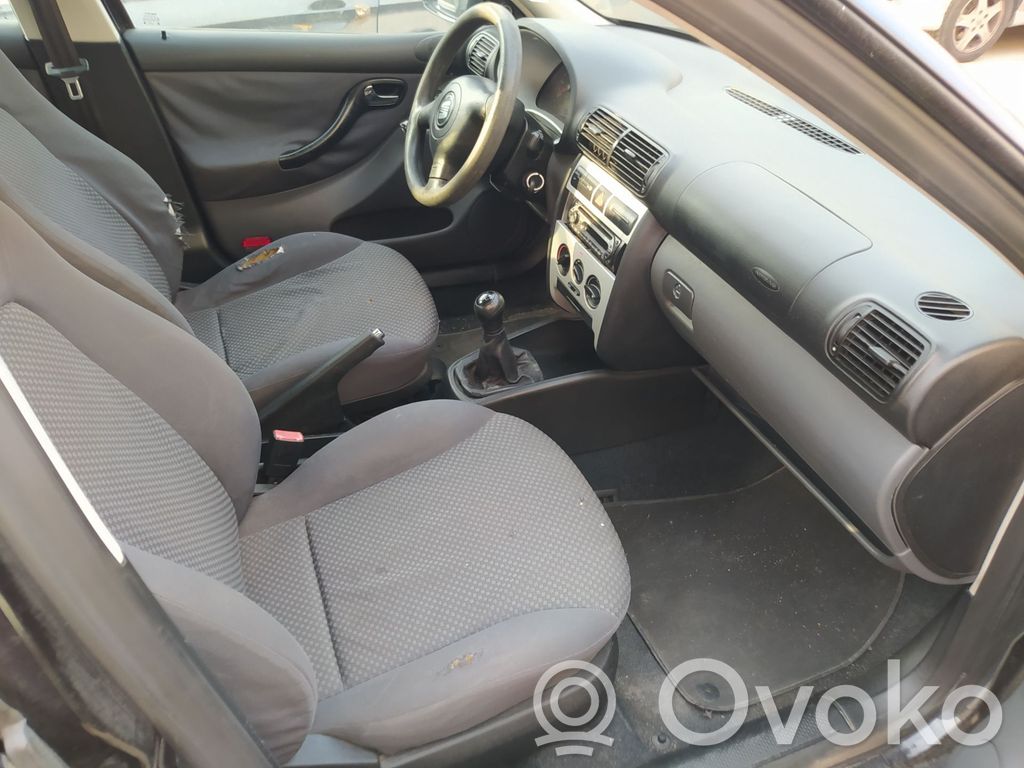 Leon (1M) Leon  036905100B