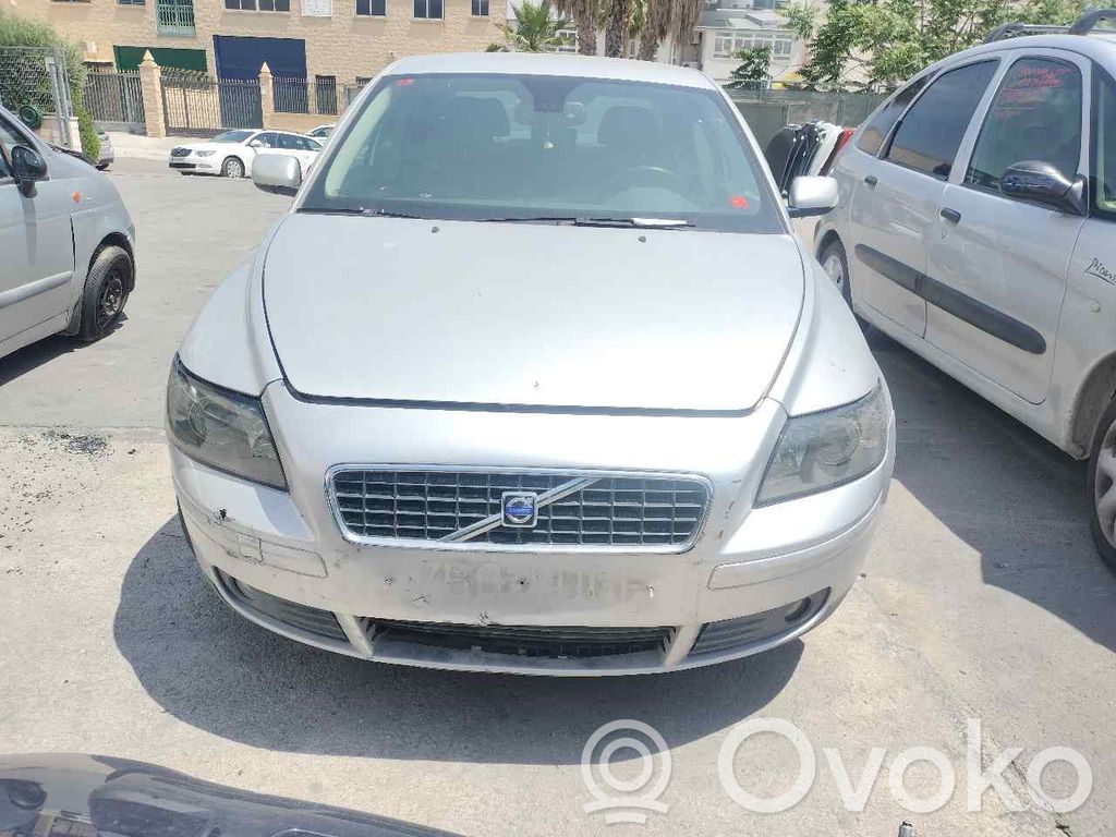 S40 S40, V40