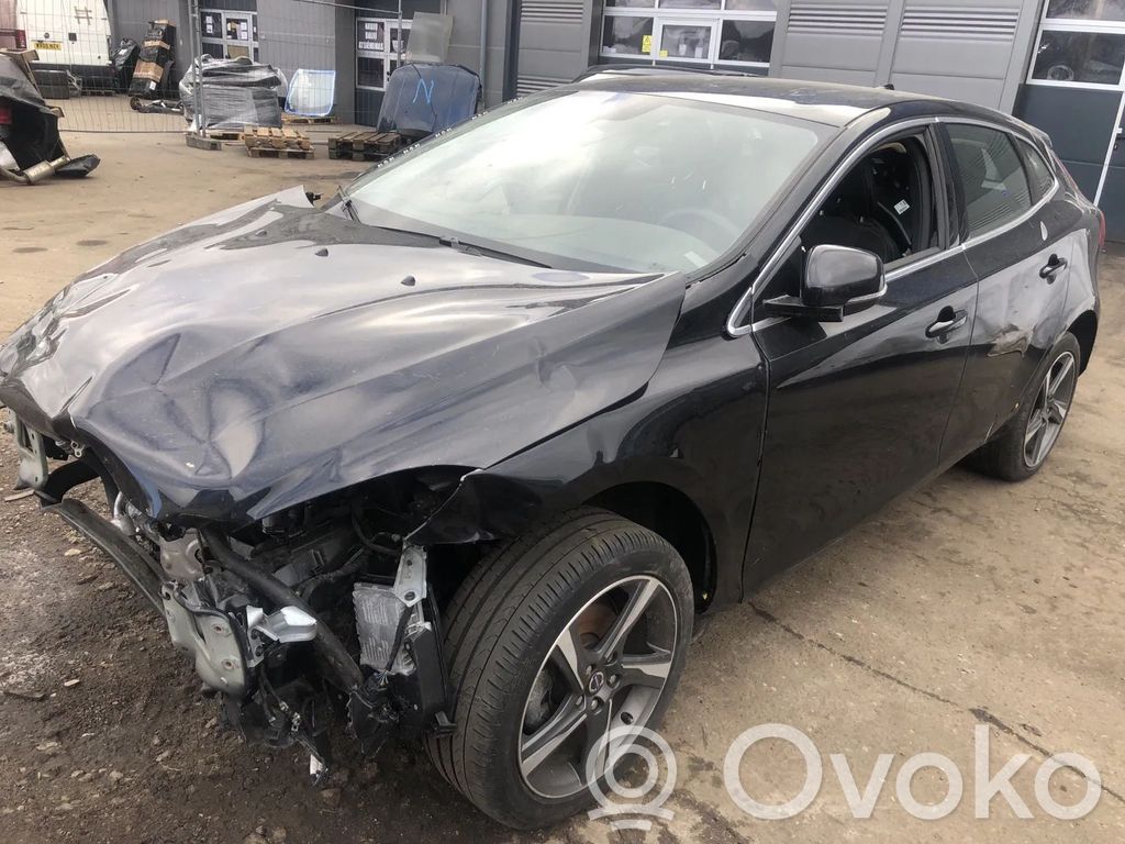V40 S40, V40  P31360695