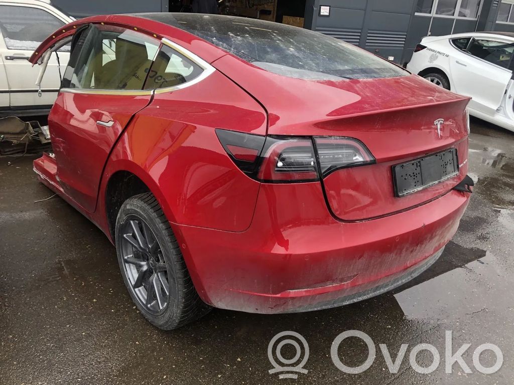 Model 3 Tesla Model 3  108626501L