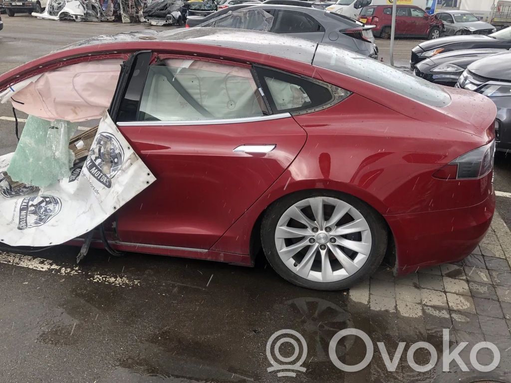 Model S Tesla Model S  107216000A