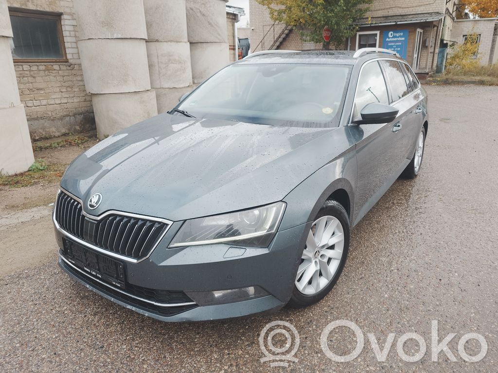 Superb B8 (3V) Superb  5Q0199262DF