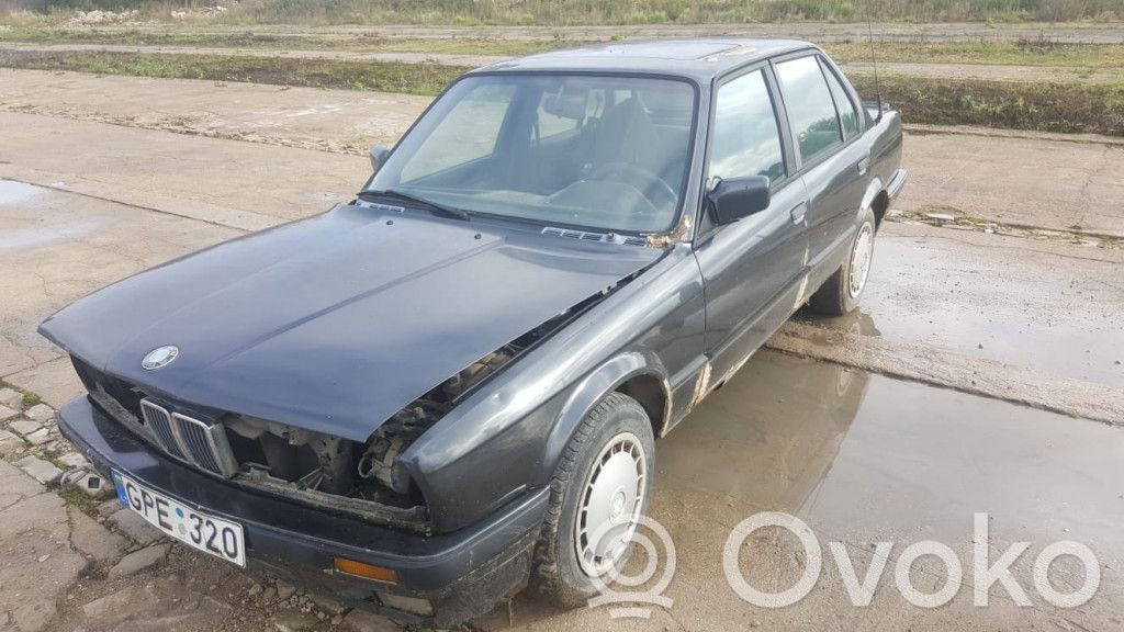 3 E30 Series 3  1385572