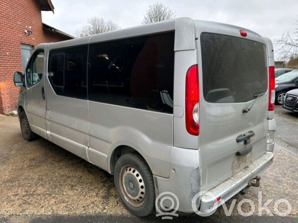 Vivaro Vivaro  8200410211