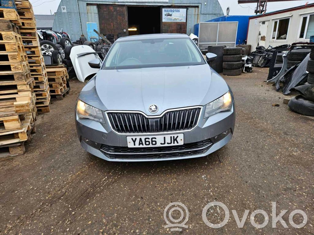 Superb B8 (3V) Superb  34133469D