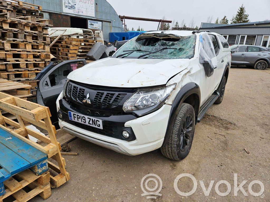 L200 L200, L300, L400 Space Gear  1093A165