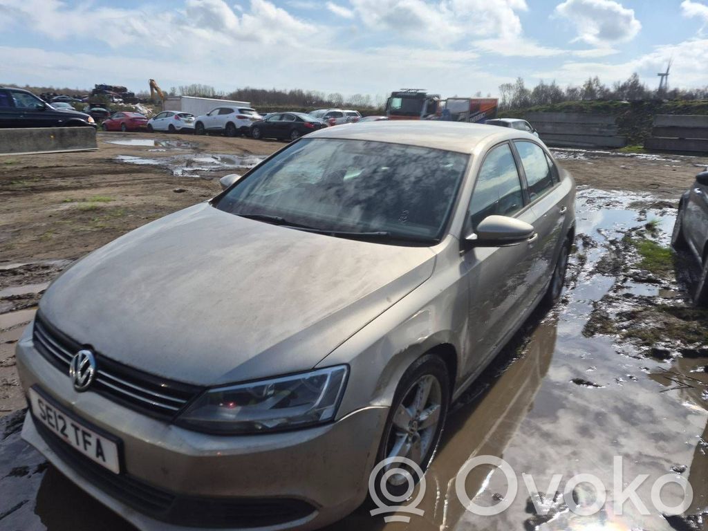Jetta VI Jetta  R0101C00100