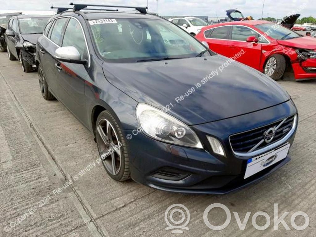 V60 V60, V60 Cross Country  31268992
