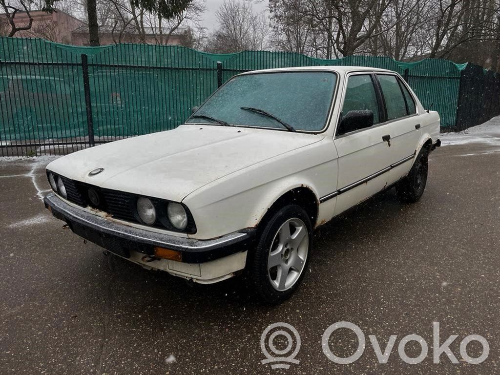 3 E30 Series 3  62111370655