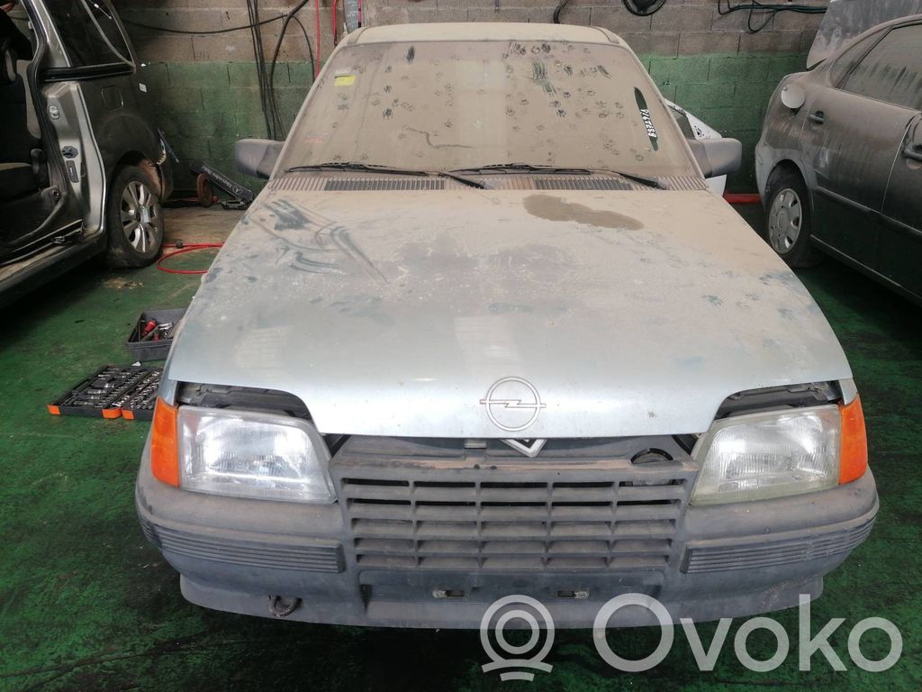 Kadett E Kadett  90181003