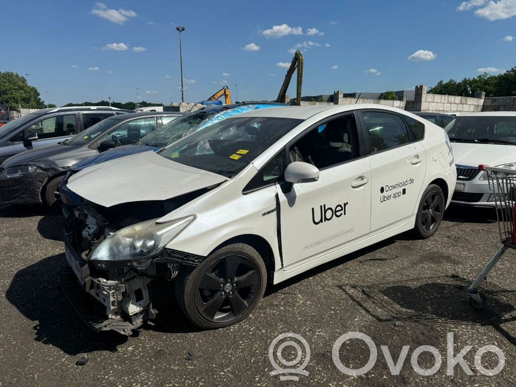 Prius (XW30) Prius  15A8544