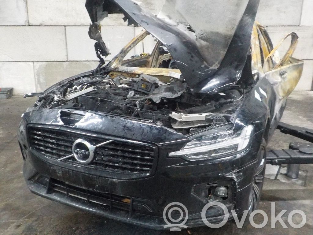 V60 V60, V60 Cross Country  31471663