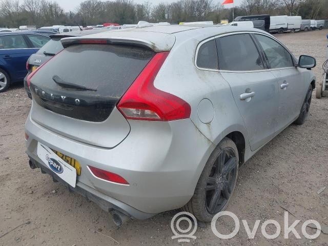 V40 S40, V40  DE932C444BA