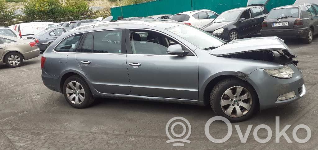Superb B6 (3T) Superb  3T0941431B