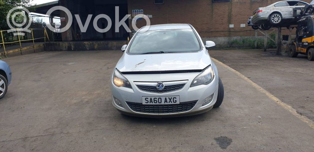 Opel Astra J