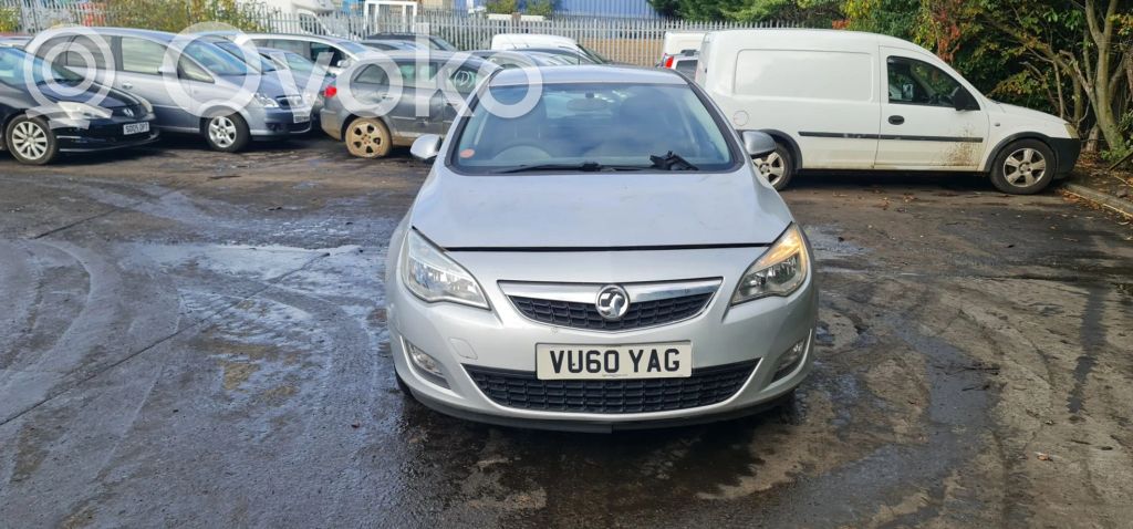 Opel Astra J