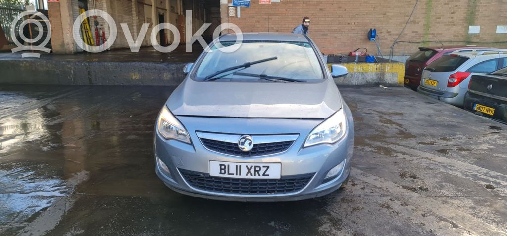 Opel Astra J