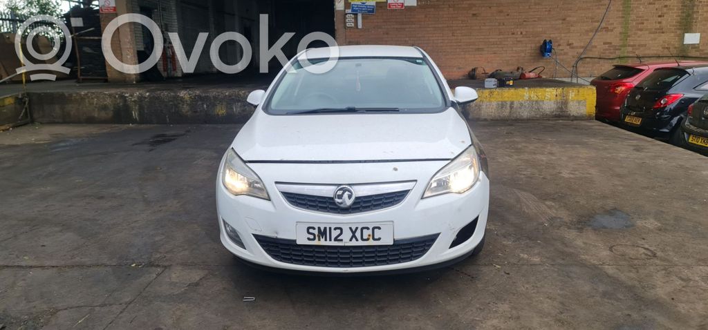 Opel Astra J