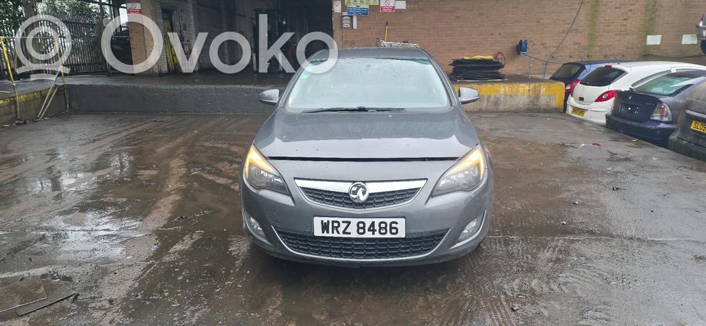 Opel Astra J