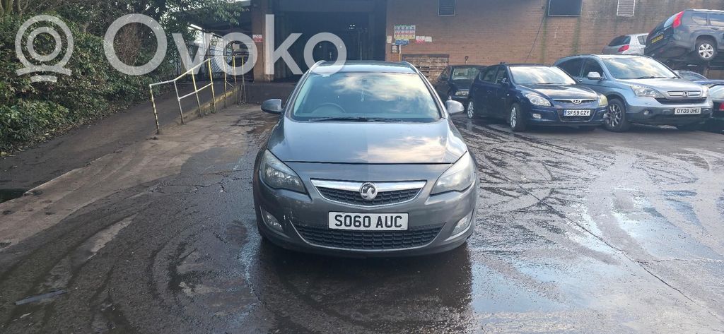 Opel Astra J