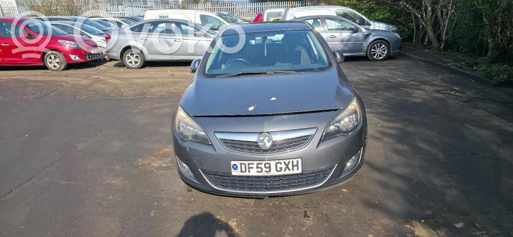 Opel Astra J